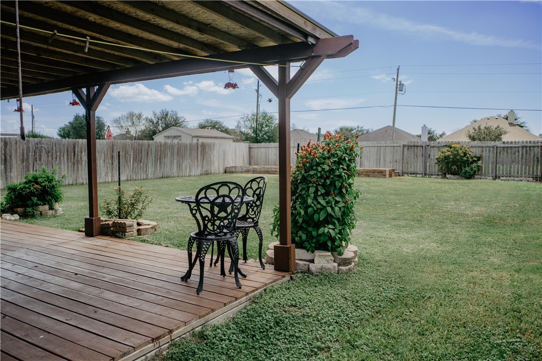 2114 Mendocino Dr Property Photo 4