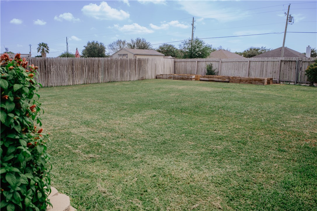 2114 Mendocino Dr Property Photo 5