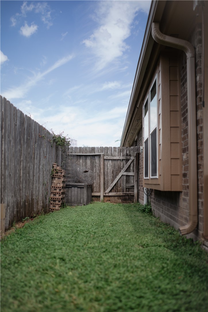 2114 Mendocino Dr Property Photo 13