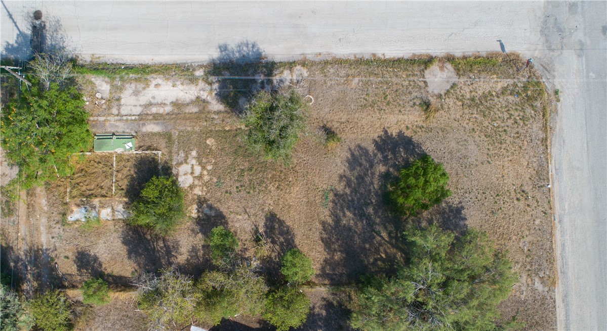 529 E Ella Ave Property Photo 4