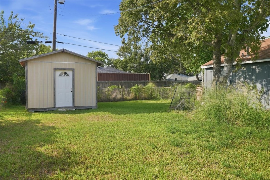2707 Avenue K Property Photo 5