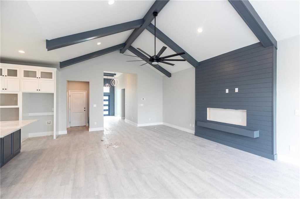 483352 Property Photo 2