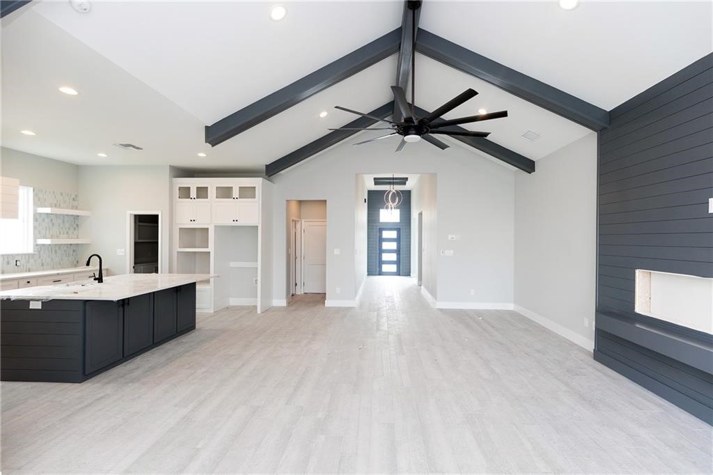 483352 Property Photo 3
