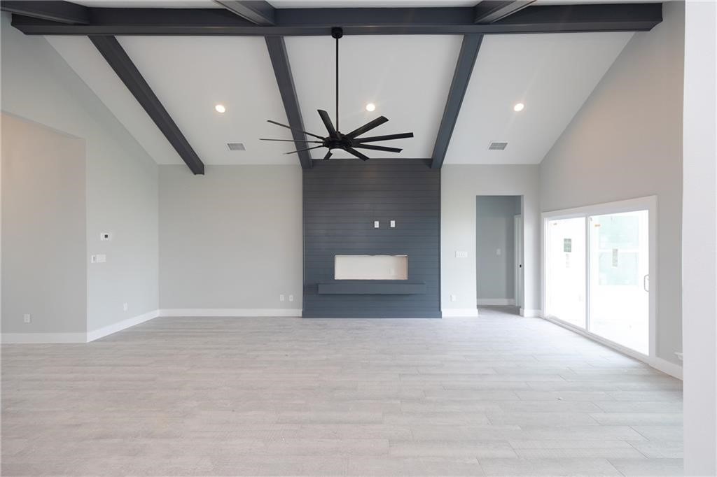 483352 Property Photo 4