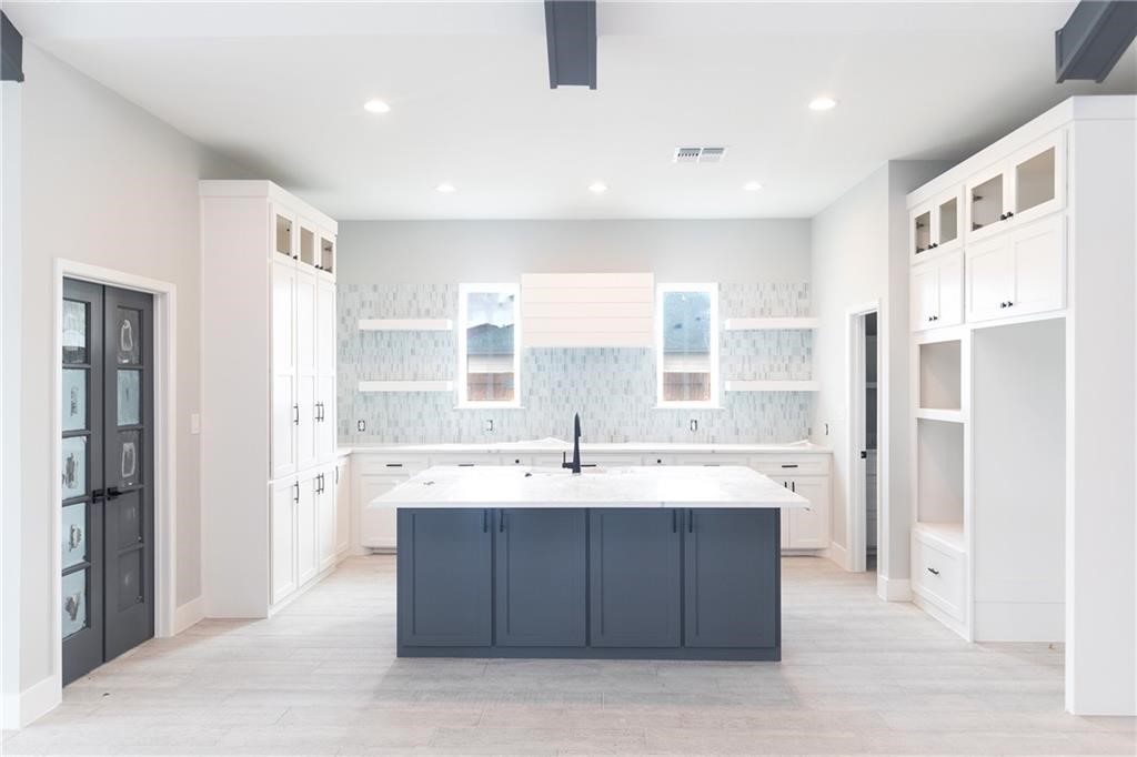 483352 Property Photo 6