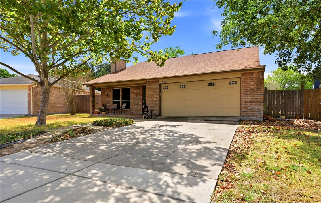 5305 Woodgate Dr Property Photo 2