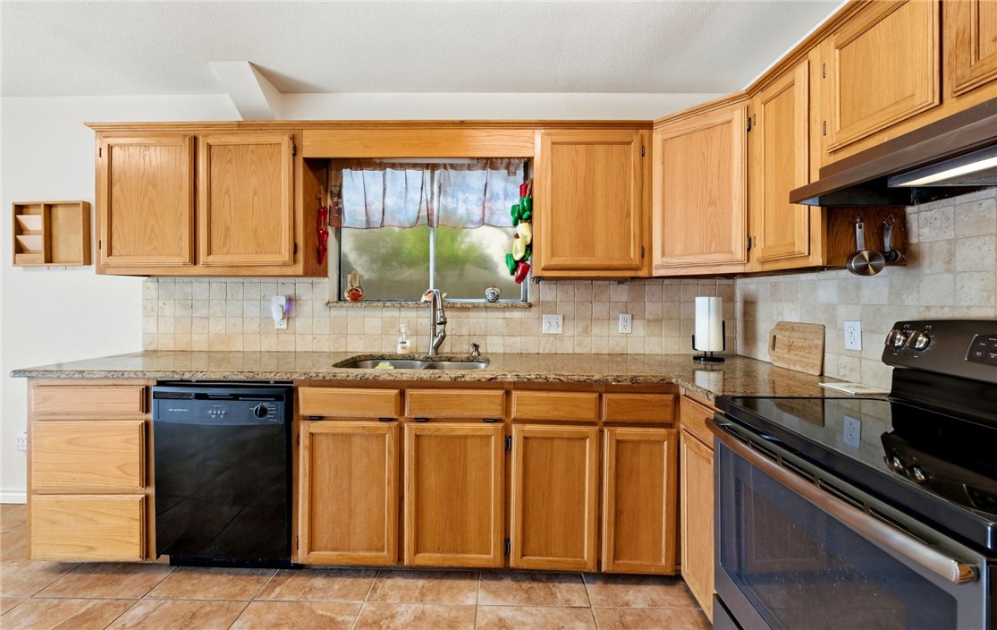 5305 Woodgate Dr Property Photo 10