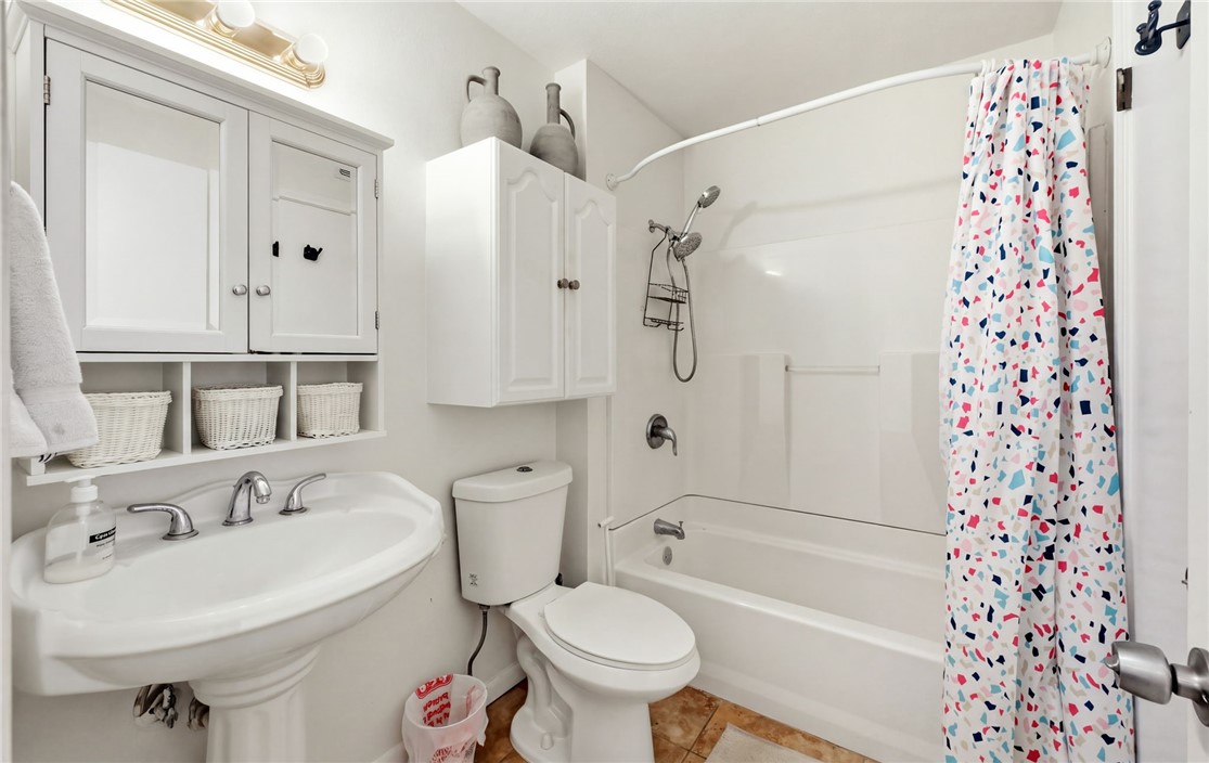 5305 Woodgate Dr Property Photo 13