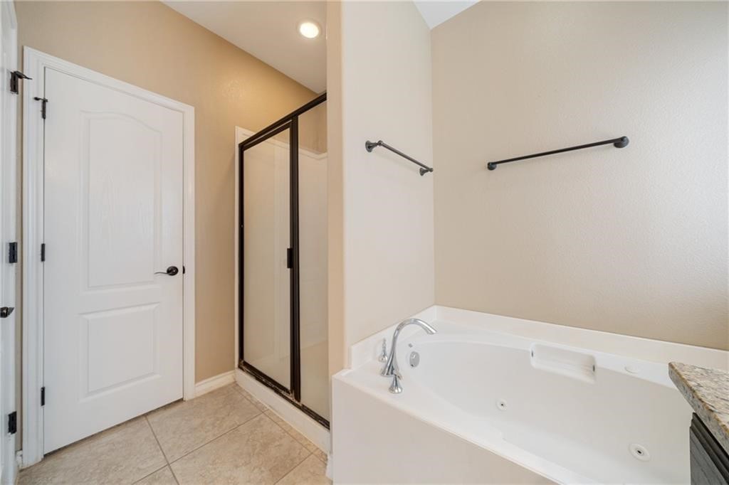 14809 Columbia River Dr Property Photo 23