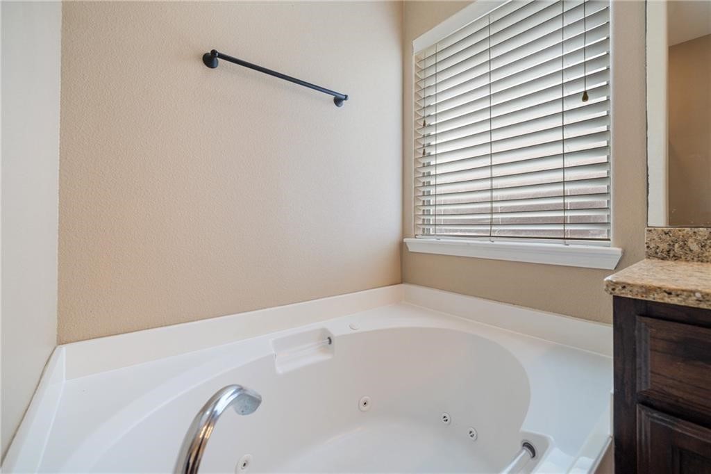 14809 Columbia River Dr Property Photo 25