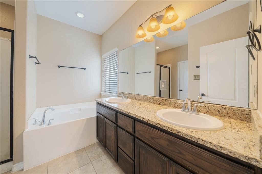14809 Columbia River Dr Property Photo 26