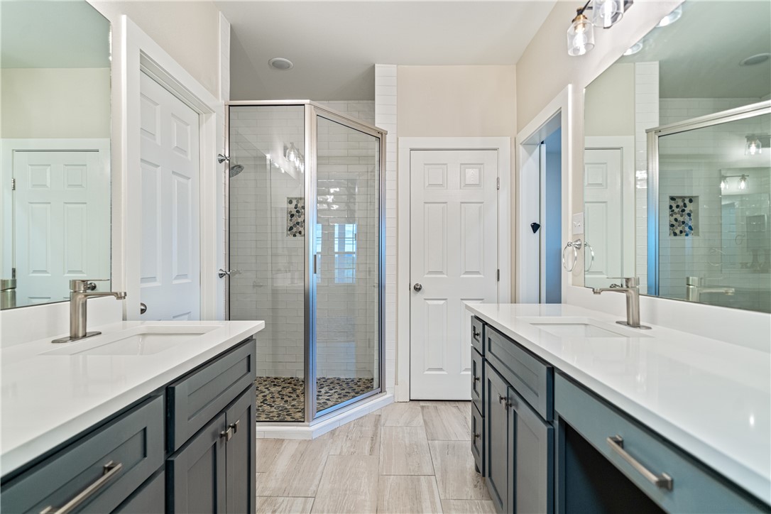 6081 Ennis Joslin Property Photo 15