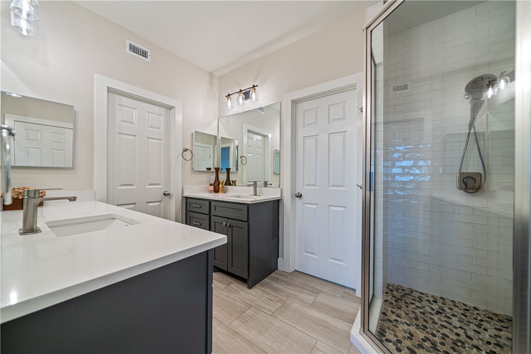 6081 Ennis Joslin Property Photo 16