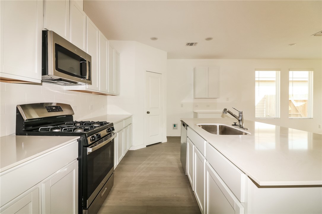 7829 Wonder Woman Dr Property Photo 2