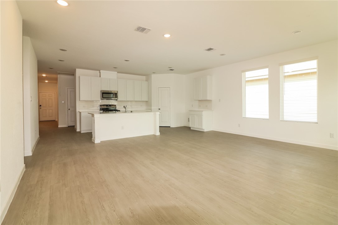 7829 Wonder Woman Dr Property Photo 6