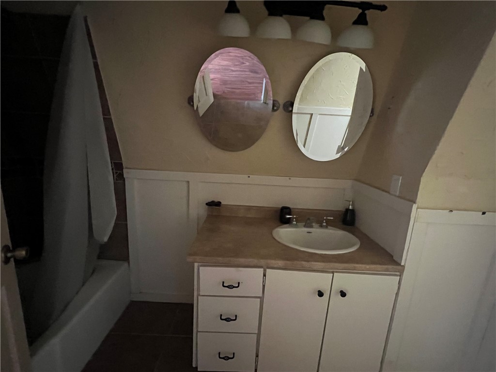2653 Oak Grove Property Photo 6