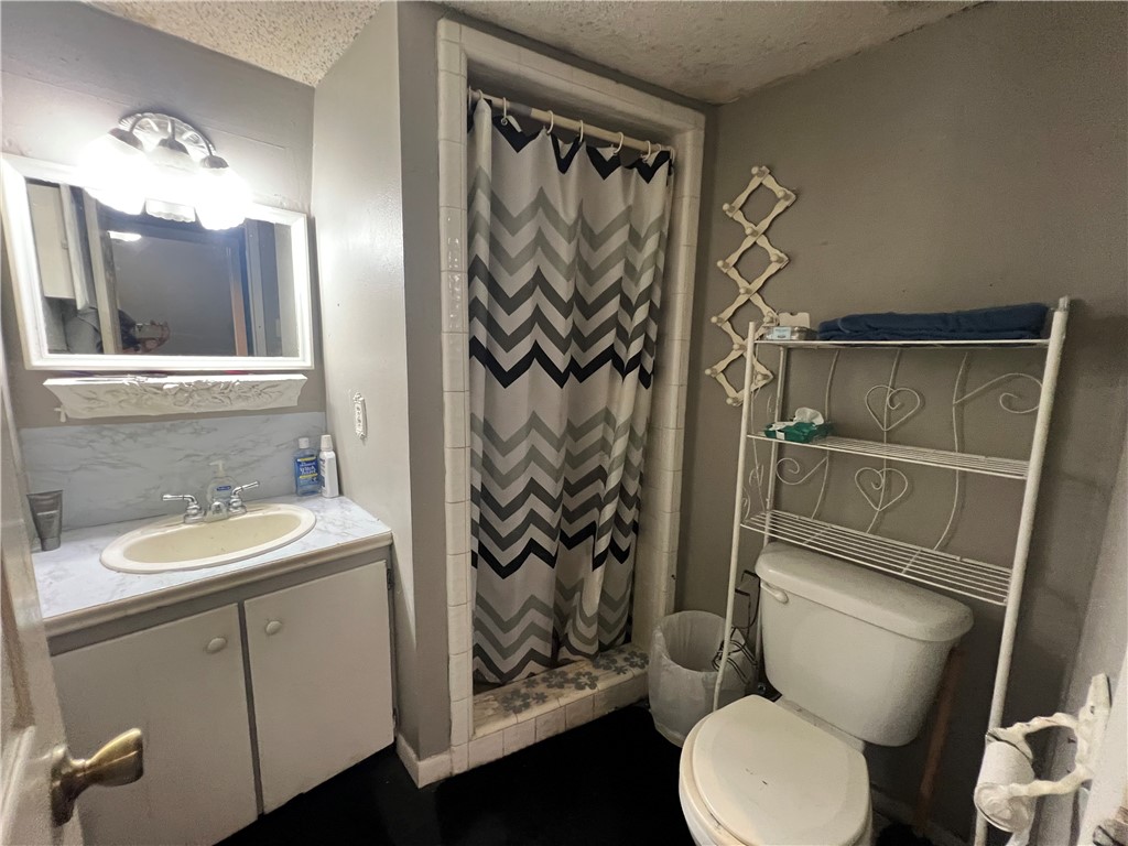 2653 Oak Grove Property Photo 8