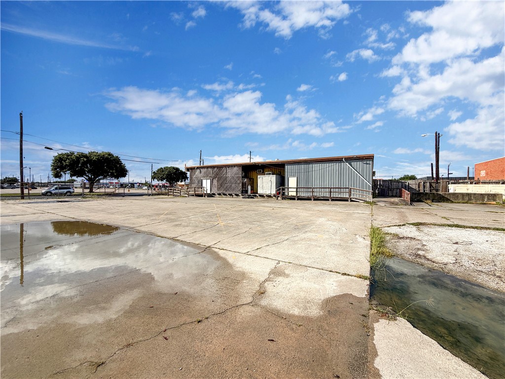 2815 Leopard St Property Photo 43