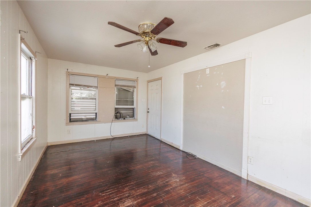 3701 Bertram St Property Photo 6