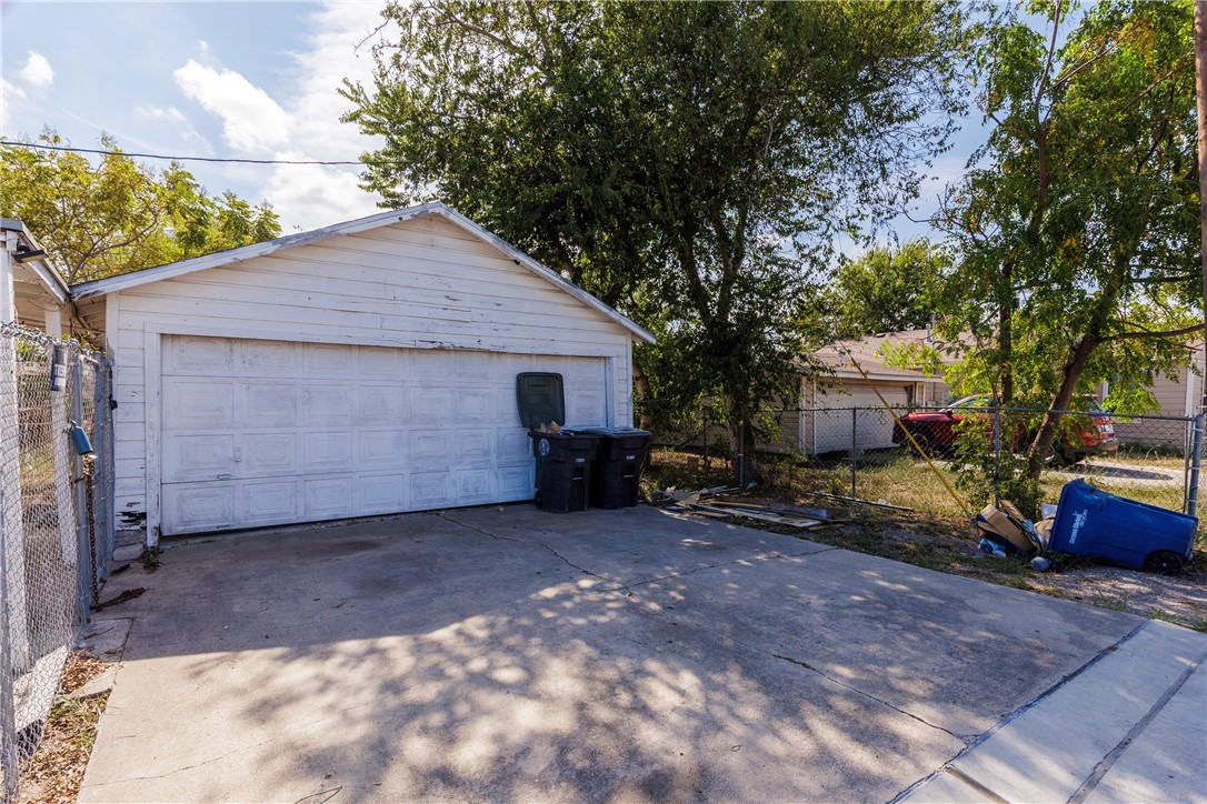 3701 Bertram St Property Photo 33