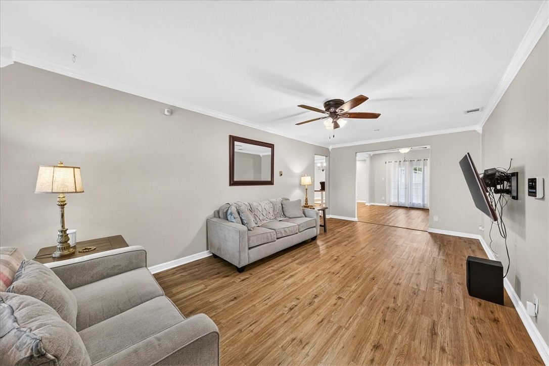 745 Lansdown Dr Property Photo 2