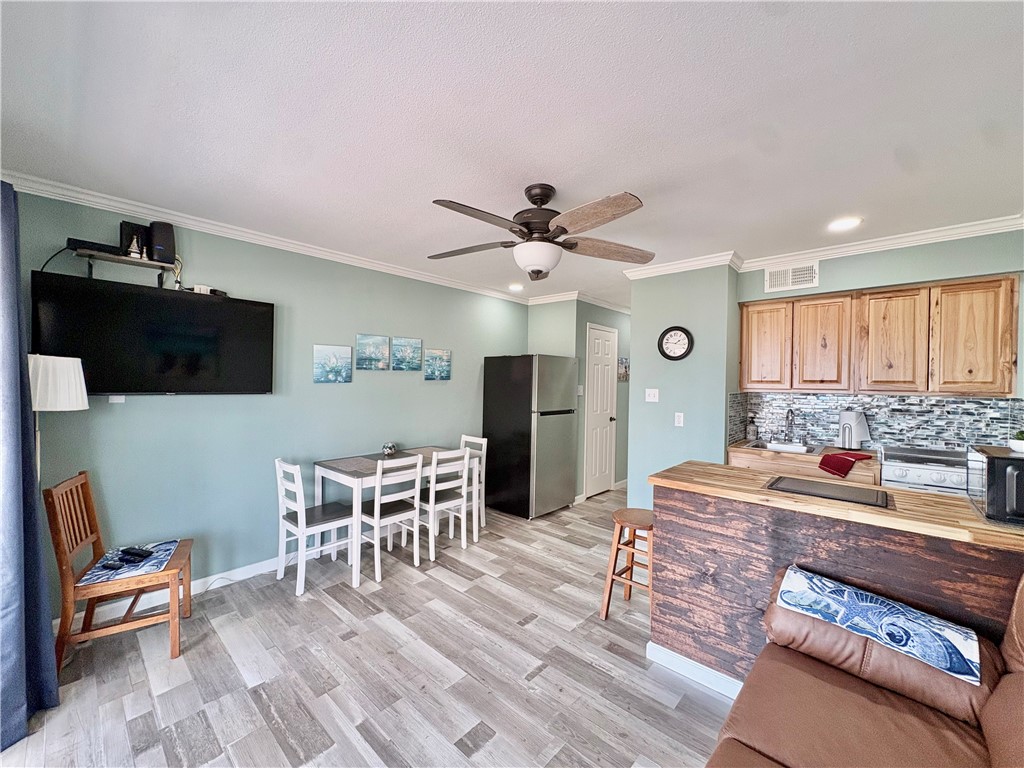 3938 Surfside Blvd 3121 Property Photo 3