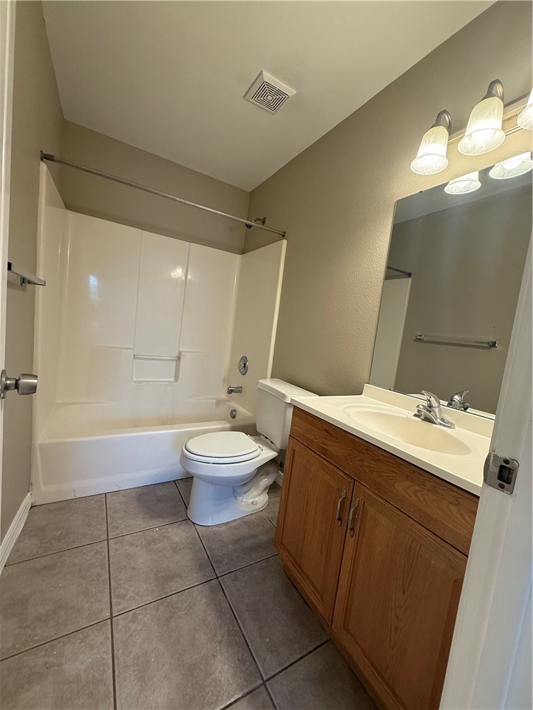 621 June St Property Photo 8