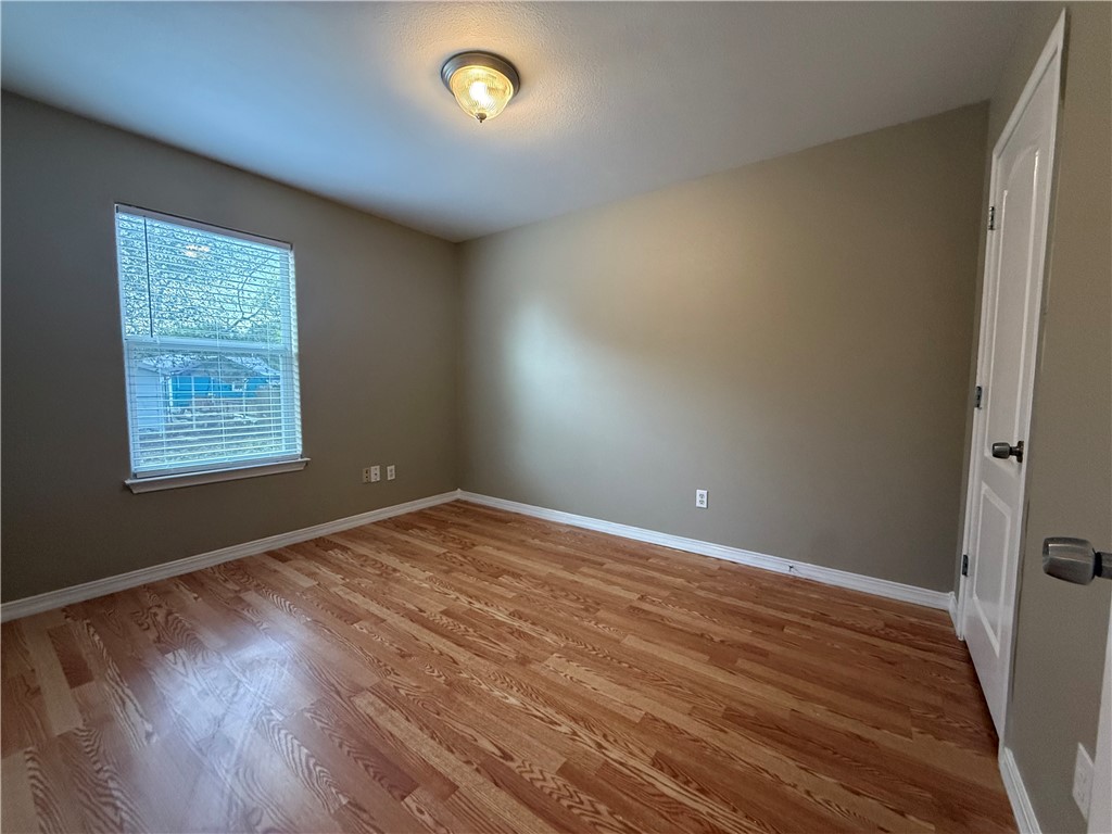 621 June St Property Photo 9