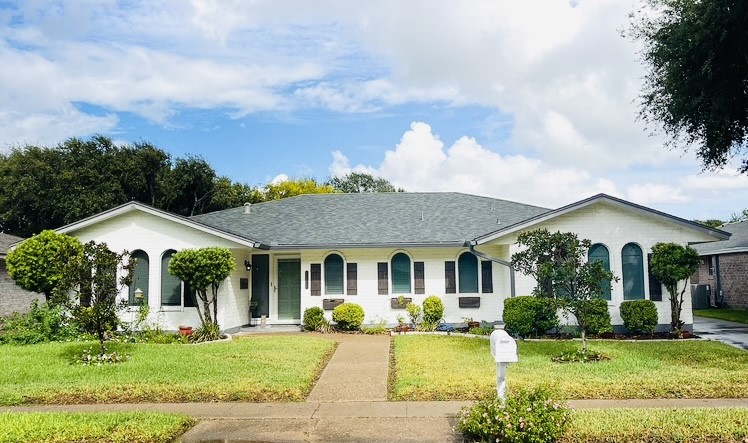 131 Chiltipin Dr Property Photo 1