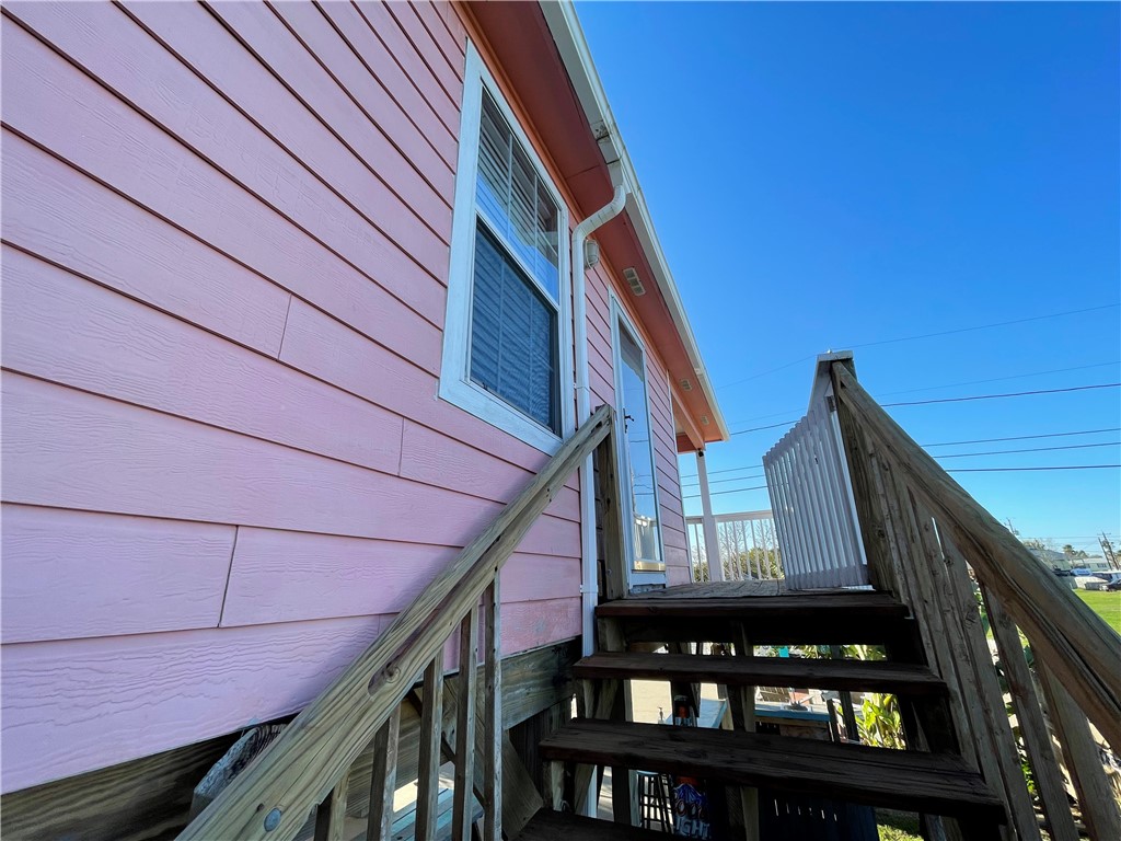 118 Riviera Dr Property Photo 4