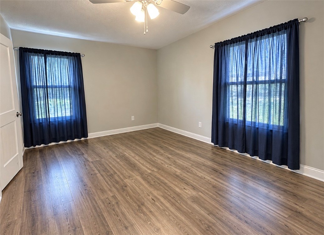 483417 Property Photo 27