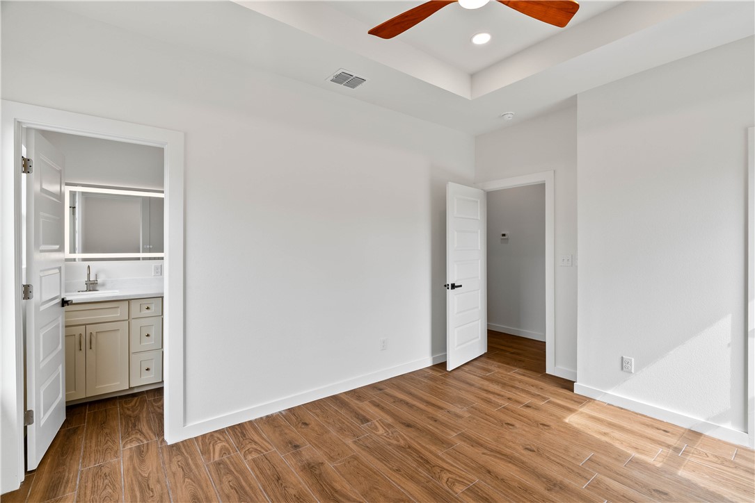 2937 Sonora St Property Photo 10