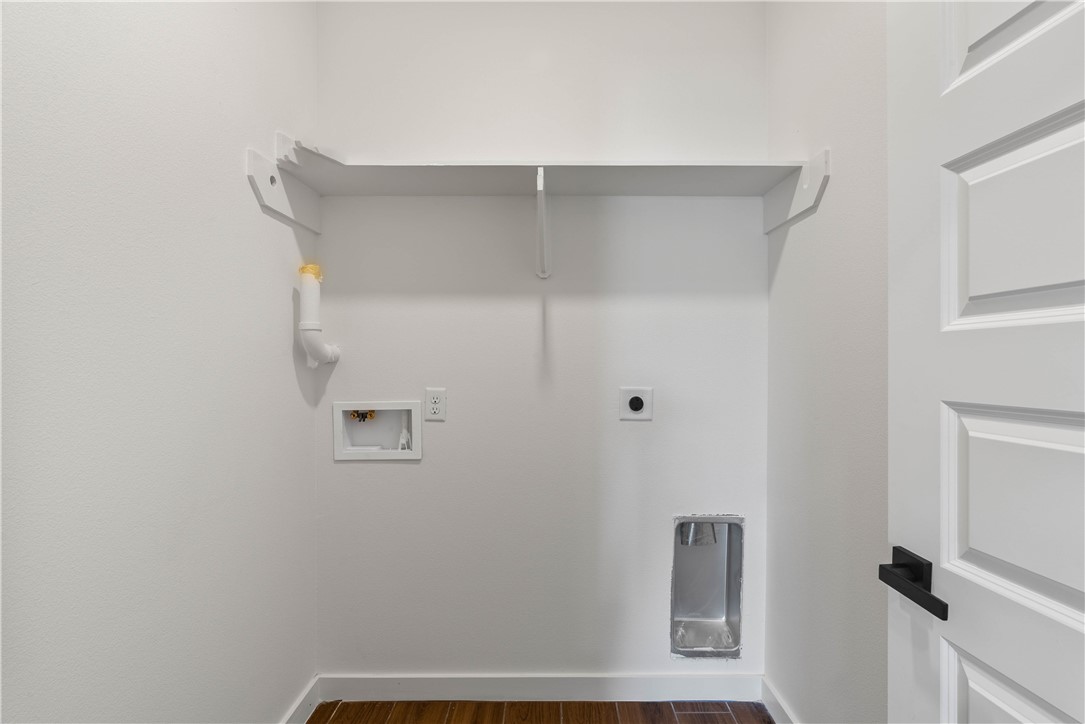 2937 Sonora St Property Photo 15