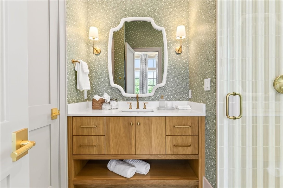 120 Charming Lane Property Photo 13