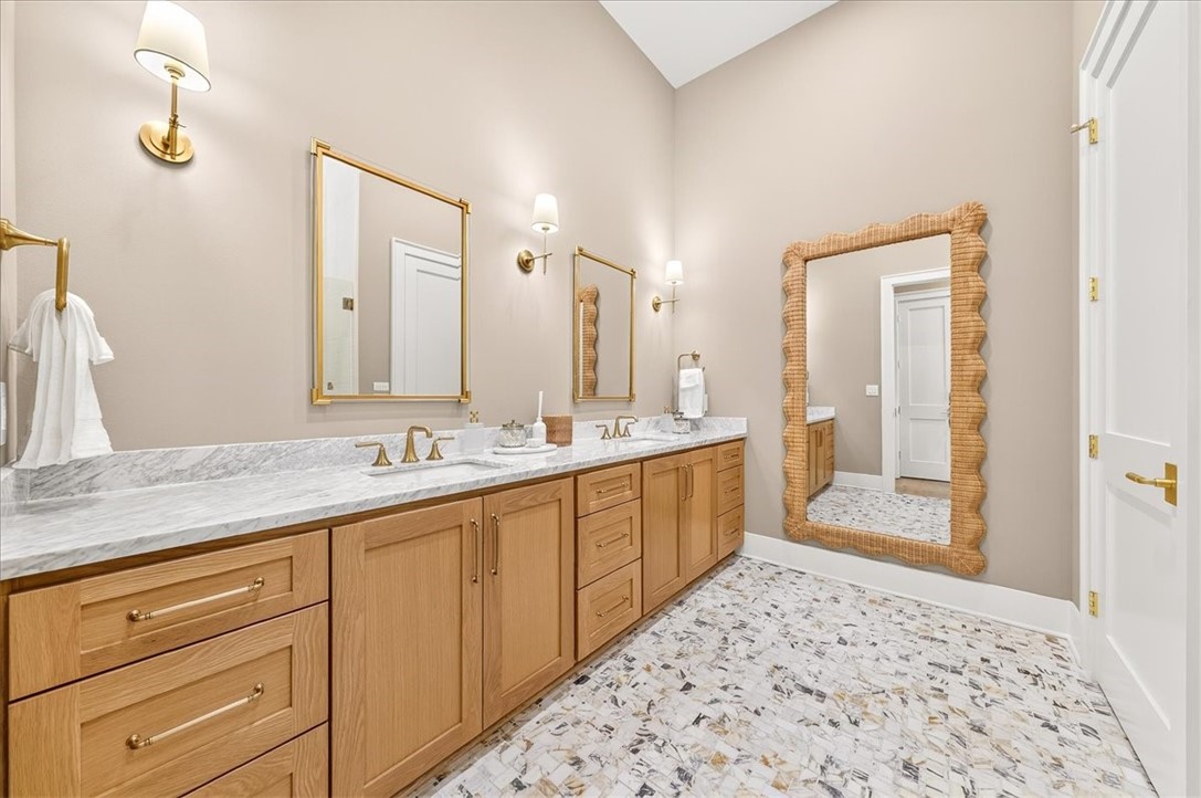 120 Charming Lane Property Photo 15