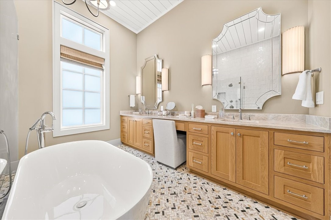 120 Charming Lane Property Photo 21