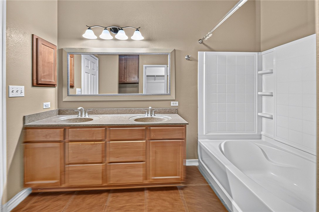 7010 Trantella Ct Property Photo 13