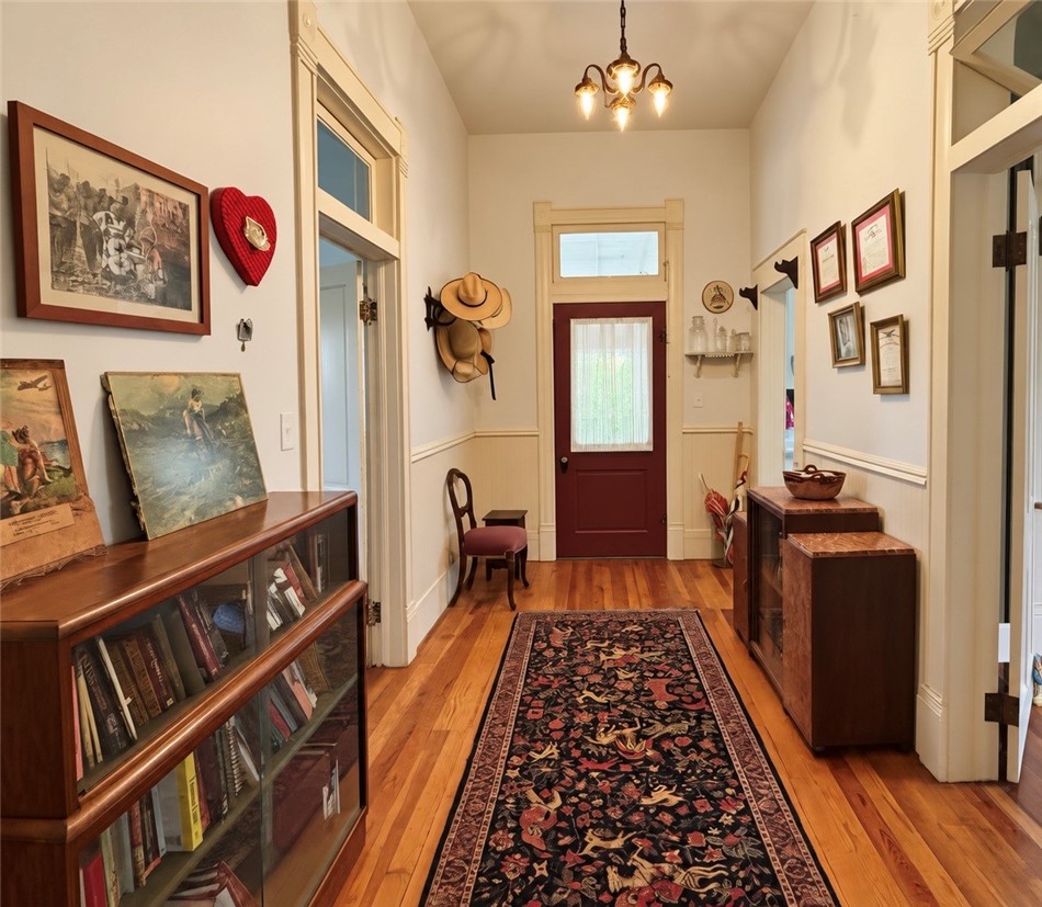 115 Nw 5th St Nw Property Photo 6