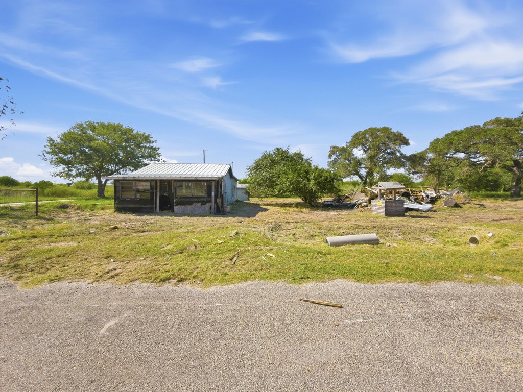 205 Grapevine Dr Property Photo 6