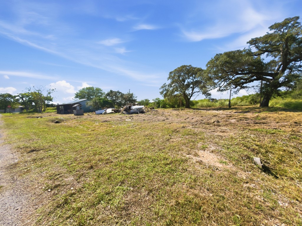 205 Grapevine Dr Property Photo 9