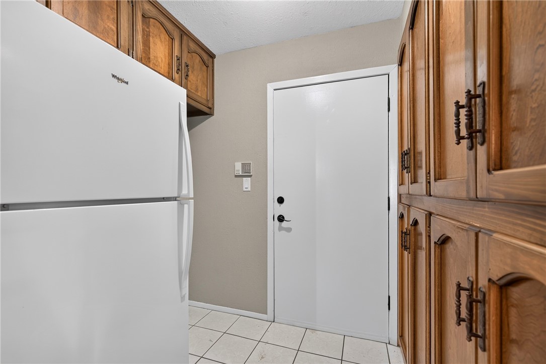 223 County Road 2112 Property Photo 17
