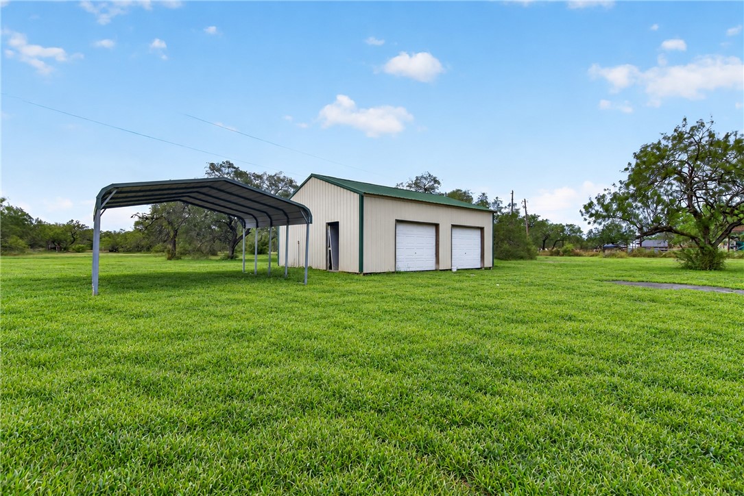 223 County Road 2112 Property Photo 37