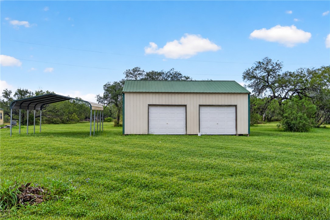223 County Road 2112 Property Photo 38