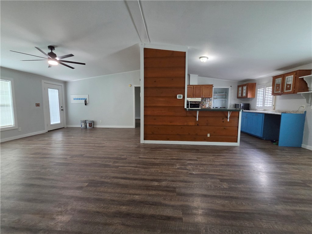 121 Copano Heights Blvd Property Photo 8