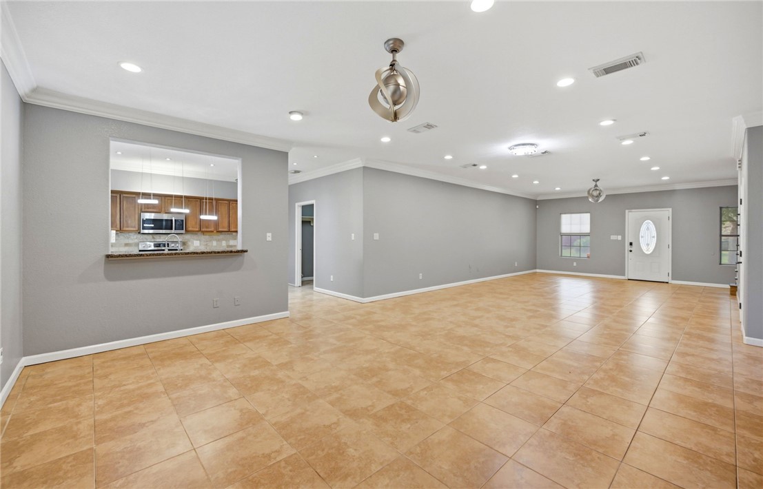 2922 Santa Sofia St Property Photo 4
