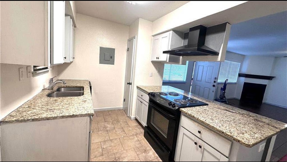 483464 Property Photo 4