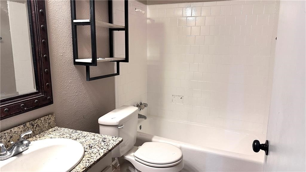 483464 Property Photo 8
