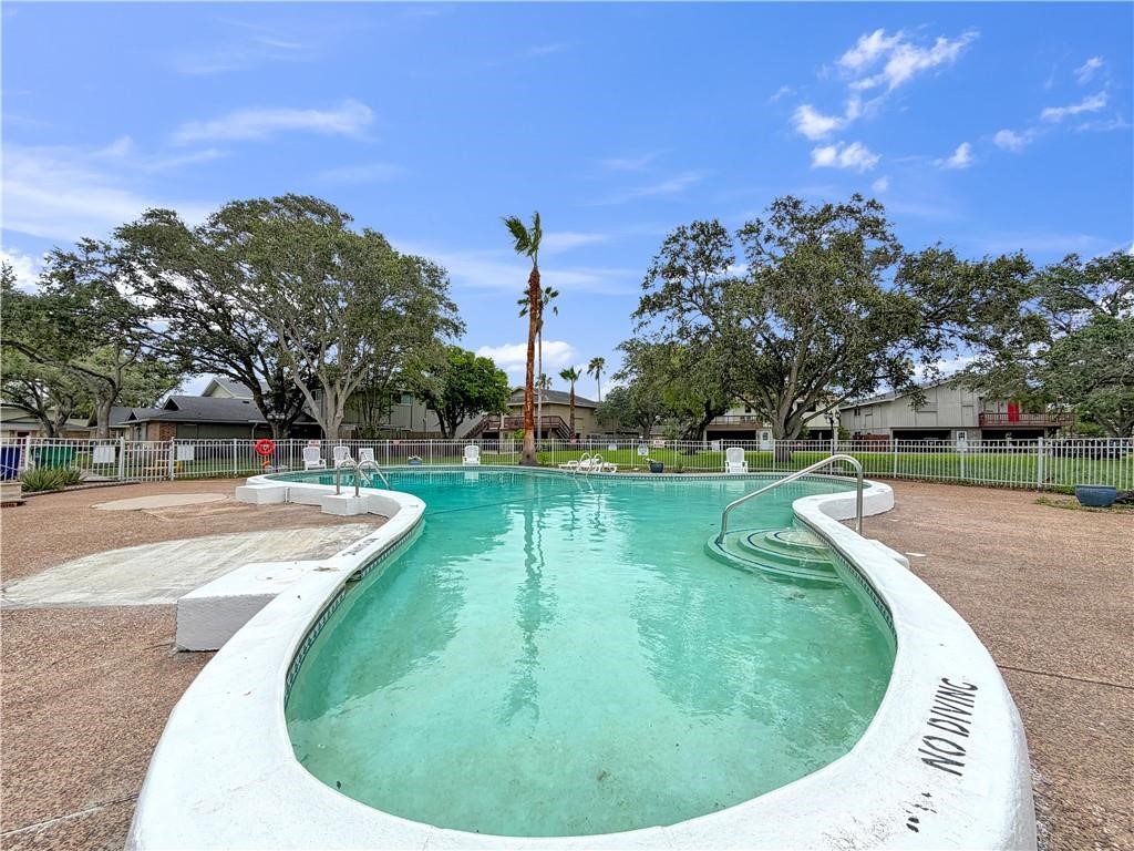483464 Property Photo 15