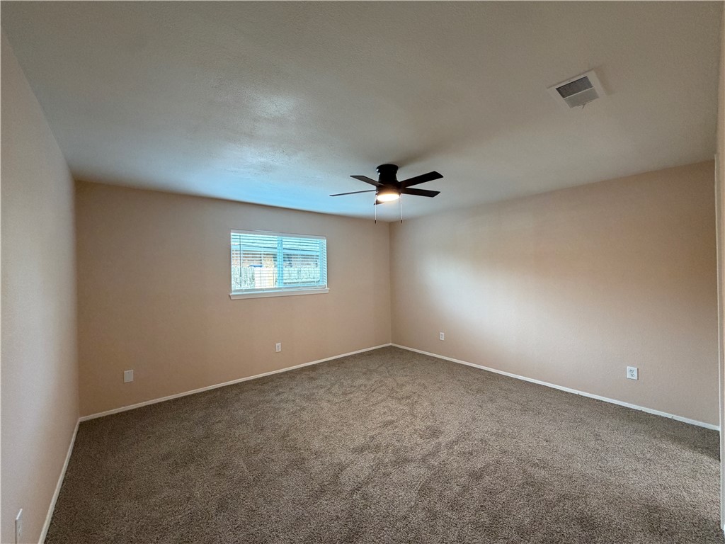 222 Perthshire Dr Property Photo 11