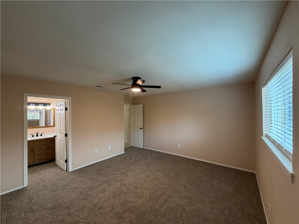 222 Perthshire Dr Property Photo 13